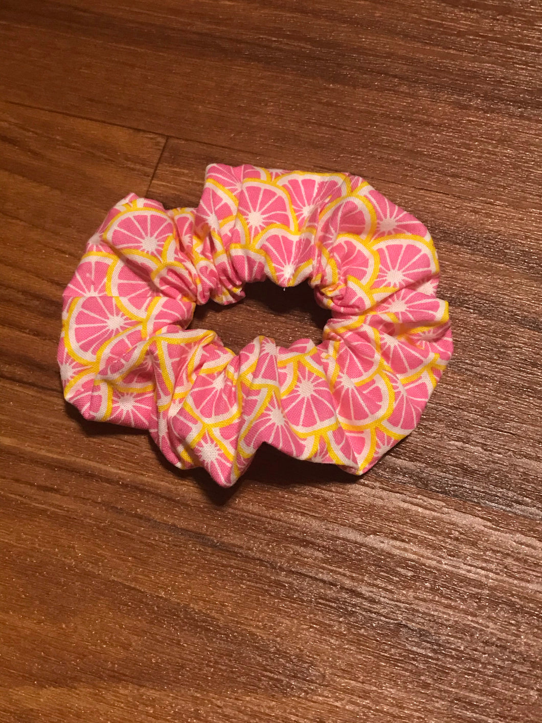 Grapefruit scrunchie