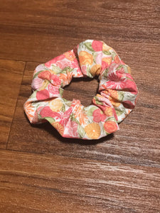 Small flowers scrunchie